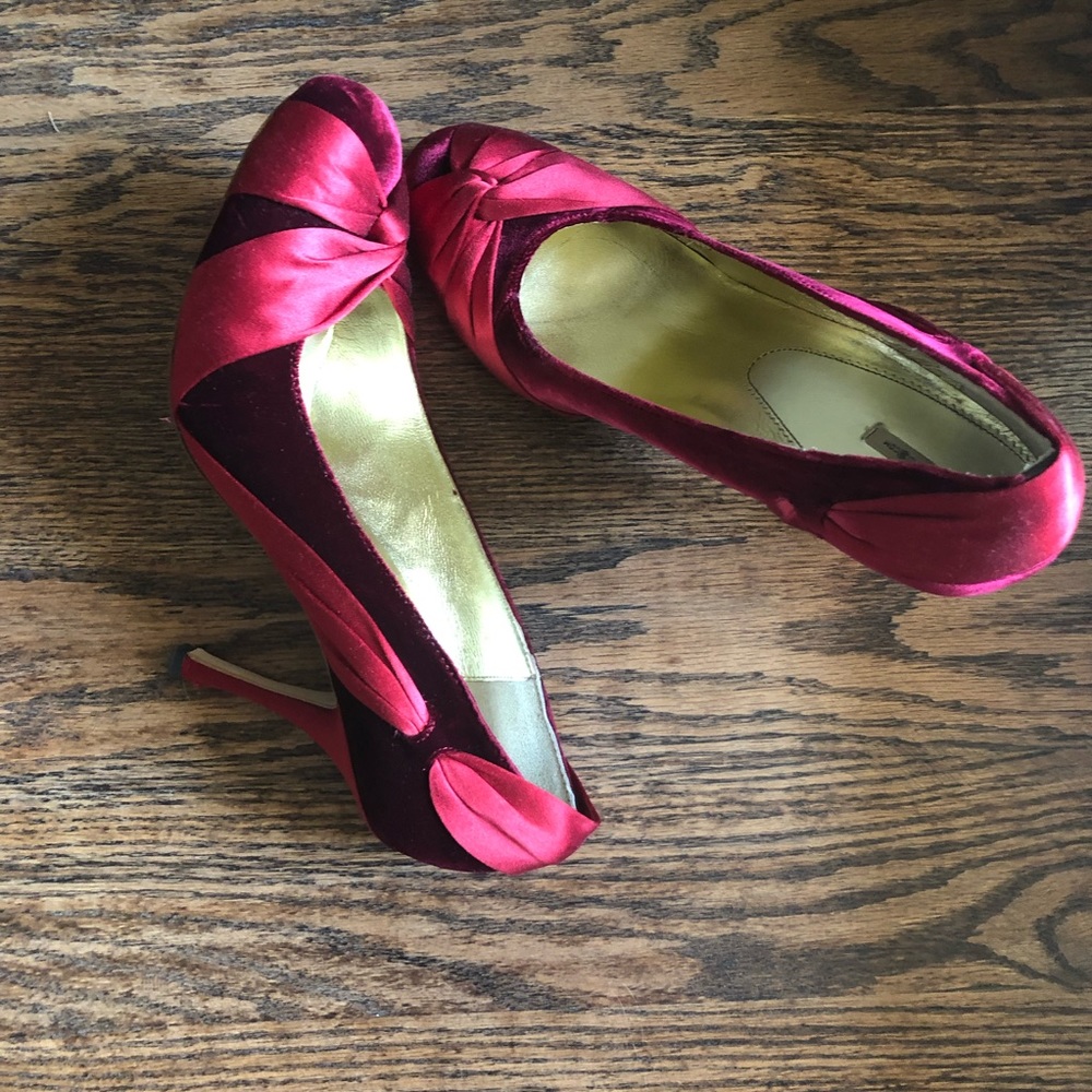 Dressy red shoes